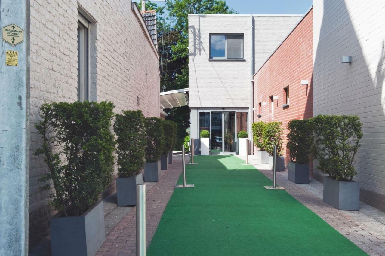 Feestzaal De Kroon 딕스뮤드 외부 사진